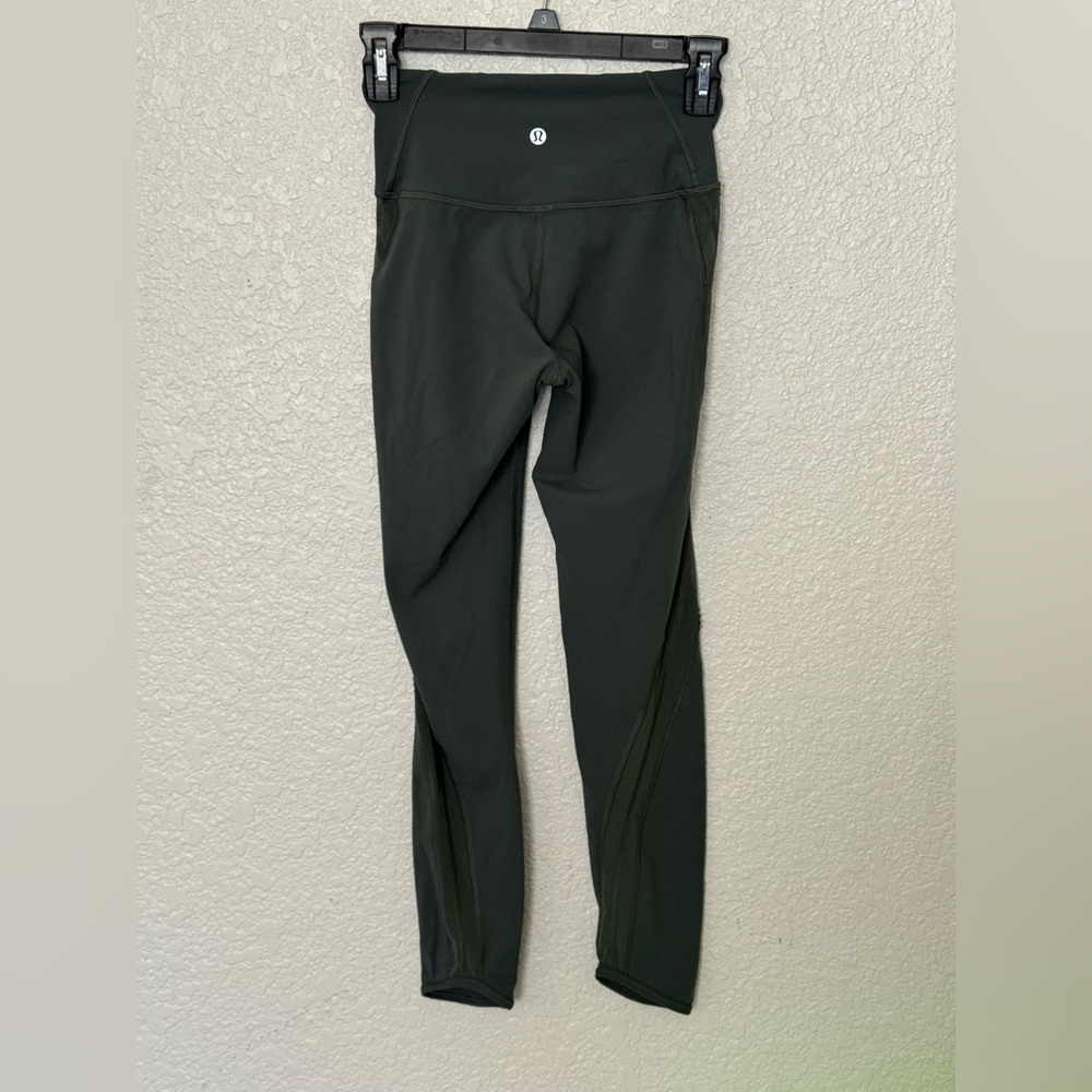 Lululemon leggings W/ mesh - EUC!!